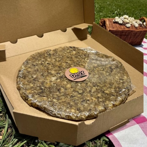 DOGY PIZZA - z serem cheddar i szparagami