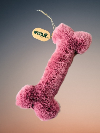 WOOLIE WHILLIE - Koostka różowa - zabawka z piszczałką