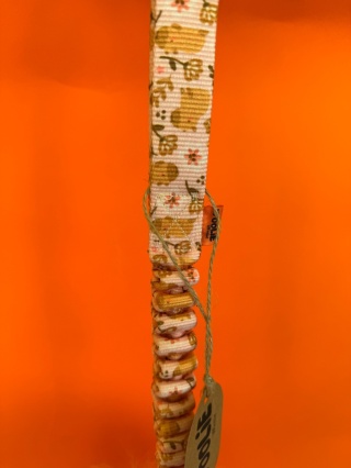 WOOLIE WHILLIE - Szarpak ze skóry owczej z długą rączką z amortyzatorem L - różowe kapibary