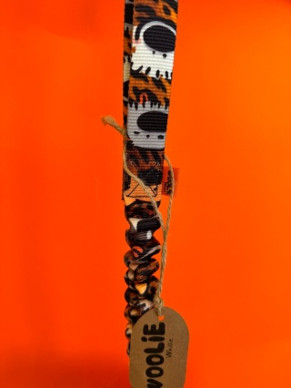 WOOLIE WHILLIE - Szarpak ze skóry owczej z długą rączką z amortyzatorem L - safari